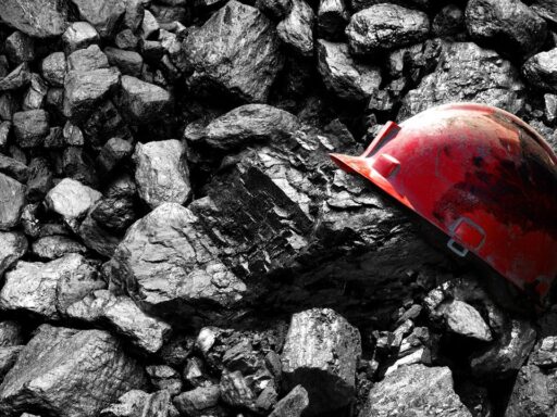 В окупованому Довжанську працівники шахт не бачать зарплат із березня місяця, — ОВА